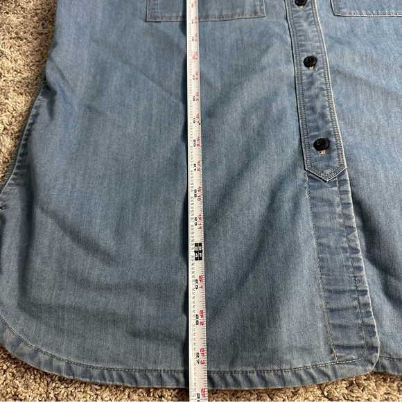 Mountain hardware denim chambray button down shirt Large side pockets hiking - Picture 7 of 9